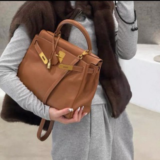 Anna Kalashnikova (resale/vintage bags👜)