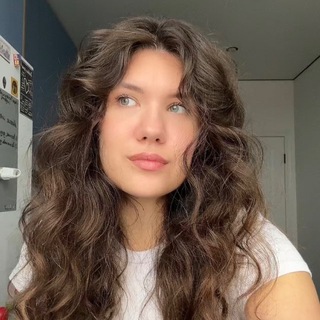 Ася с книжкой✨