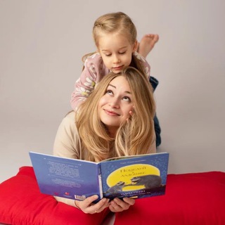 📚Майя читает