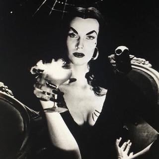 vampira wear