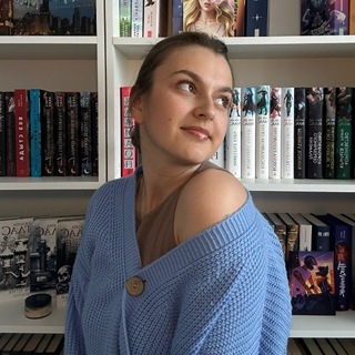 Вика в мире книг✨